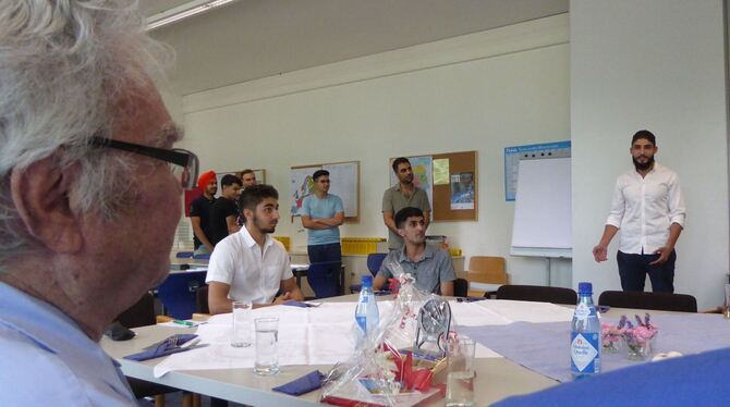 Neun Schüler, Flüchtlinge und Migranten hatten über vier Monate hinweg an einem »Interkulturellen Deutschkurs« teilgenommen. Fot
