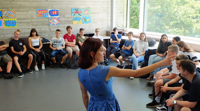 Sarah Heuberger von der Tima Tübingen klärt über Essstörungen auf.     foto: kramer