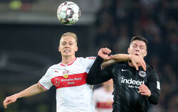 Timo Baumgartl (links) bringt dem SSV Reutlingen Geld in die Kasse.   FOTO: EIBNER