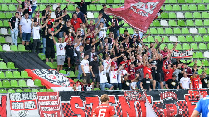 Die Fans des SSV Reutlingen haben ihren Beitrag dazu geleistet, dass die Mannschaft gegen den SV Oberachern noch einen Punkt geh