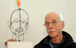Selbstportrait mit Witz: Peter Barth gehört zu den Mitbegründern des Atelierhauses auf der Haid. Anlässlich seines 80. Geburtsta