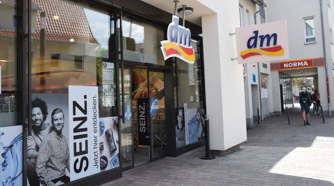 2016 wurde der dm-Markt in der Pfullinger Kirchstraße eröffnet. Zum Jahresende wird er geschlossen. foto: schöbel