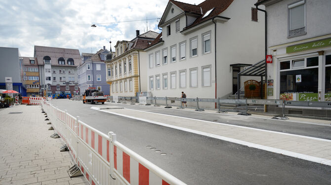 Fast fertig: die Bauarbeiten in der Gartenstraße. Künftig fahren hier die Busse rauf und runter. Und die Autos weiterhin nur in