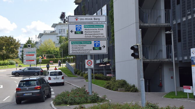 Das Parkhaus an der Tübinger Uniklinik.