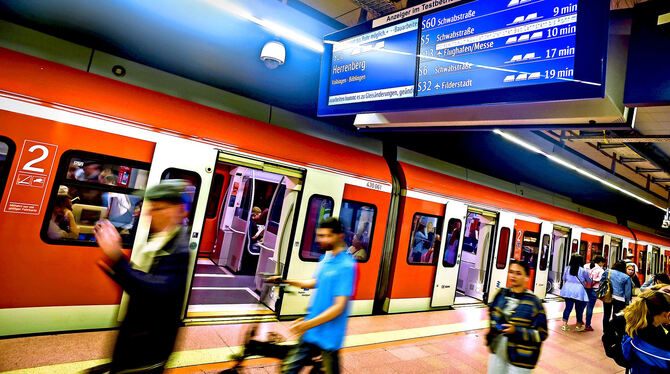 Hauptbahnhof Stuttgart, S-Bahn-Station. Verspätungen und Ausfälle aufgrund der Bauarbeiten sind keine Seltenheit. Foto: Lg