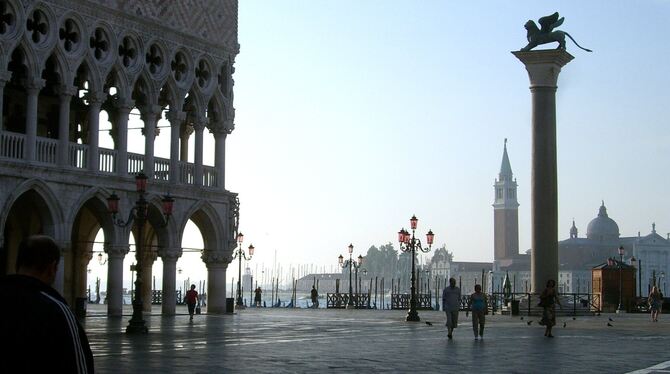Heute ist Venedig samt dem Markusplatz ein Touristen-Hotspot. Im 16. und 17. Jahrhundert war die Stadt eines der wichtigsten mus