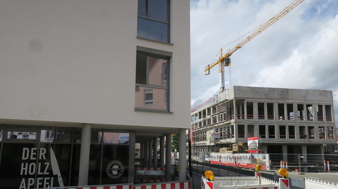 Entwicklung in der Mössinger Innenstadt: Der Geschäftsbereich im Erdgeschoss des neuen KBF-Hauses an der Ecke Berggasse/Bahnhoft