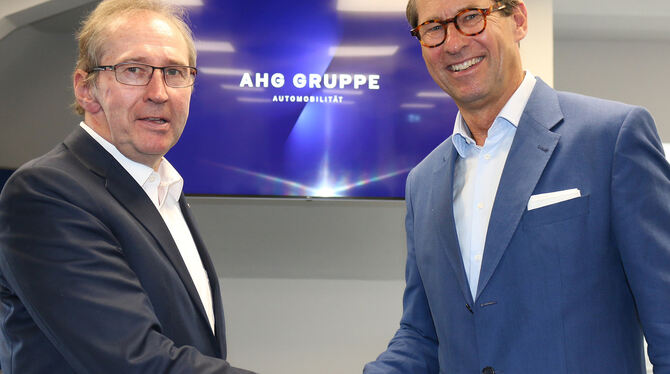 AHG-Chef Rolf Heinzelmann (links) und Ralf Kogeler, neuer wichtiger Gesellschafter der Autohandelsgesellschaft.Foto: AHG