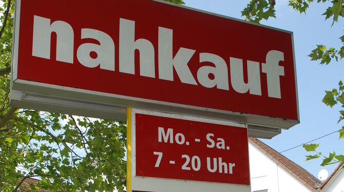 Der Nahkauf-Markt mit Bäcker-Filiale in Neuhausen ist bequem anfahrbar.  Foto: Pfisterer