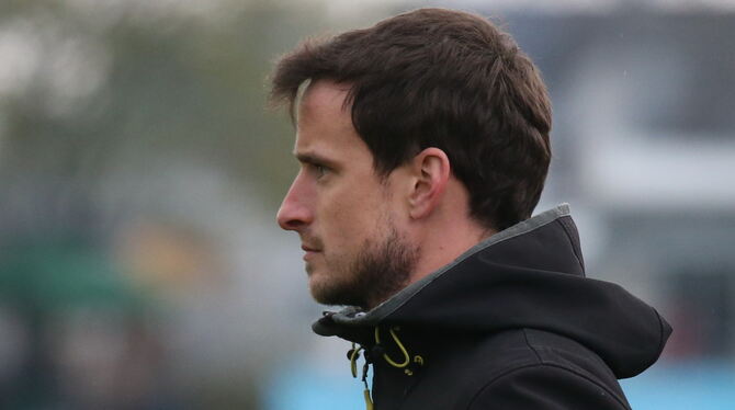 Hofft auf die ersten Punkte: Pfullingens Trainer Kim Laudage. foto: eibner