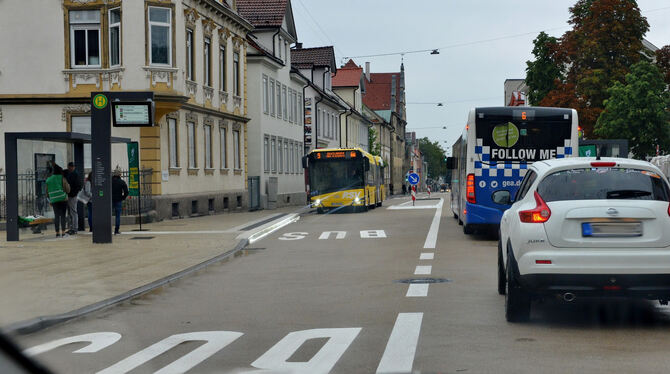 Es lief gut am Tag eins des neuen Busnetzes. Die Gartenstraße zum Beispiel funktioniere wie geplant. FOTO: NIethammer