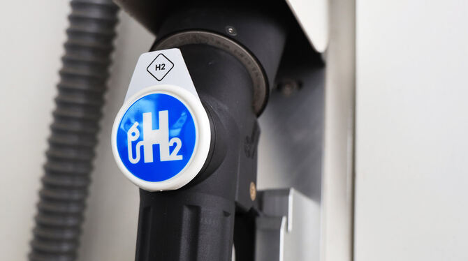 Grüner Wasserstoff im Tank: Nach den Vorstellungen des Bundesverkehrsministers soll es in Zukunft mehr Wasserstofftankstellen im