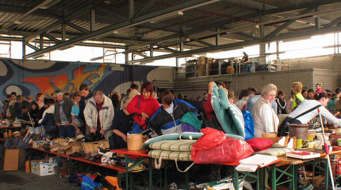 Zwischen 14 und 17 Uhr können Besucher nach etwas Brauchbarem Ausschau halten: beim Warentauschtag. ARCHIV-FOTO: DÖRR