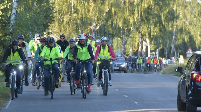 Radfahrer ins Bewusstsein des Straßenverkehrs zu holen, war Zweck der ersten Critical Mass-Aktion am Freitagabend in Mössingen.