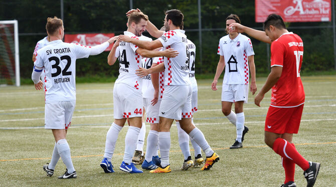 Riesenfreude bei den Spielern des SV Croatia Reutlingen nach ihrem 3:0-Sieg gegen die SG Reutlingen.Foto: Pieth