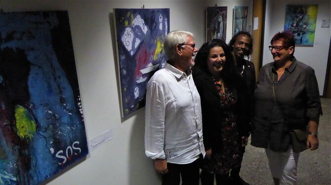 Vier Künstler – eine Ausstellung (von links): Peter Häußler aus Lichtenstein, Khadija Al Ghanem aus Syrien, Mulugeta Tekle aus E