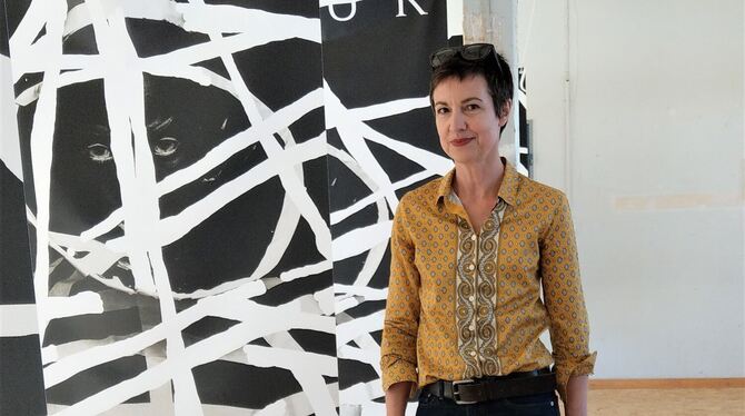 Stef Stagel und Steffen Schlichter mit ihren Arbeiten im Kulturhaus BT24. FOTOs: Böhm