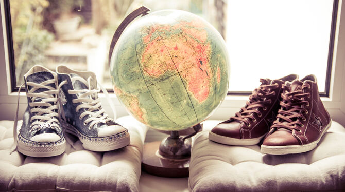 Wer eine längere Reise plant, ist unterwegs mit einer homöopathischen Reiseapotheke samt dem kompakten Ratgeber von Dr. Yvonne H