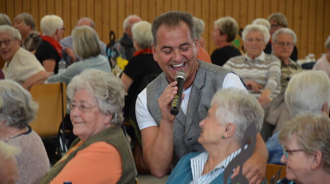 Thomas Fauser ließ seinen Charme beim Seniorenaktionstag spielen.Foto: Sautter