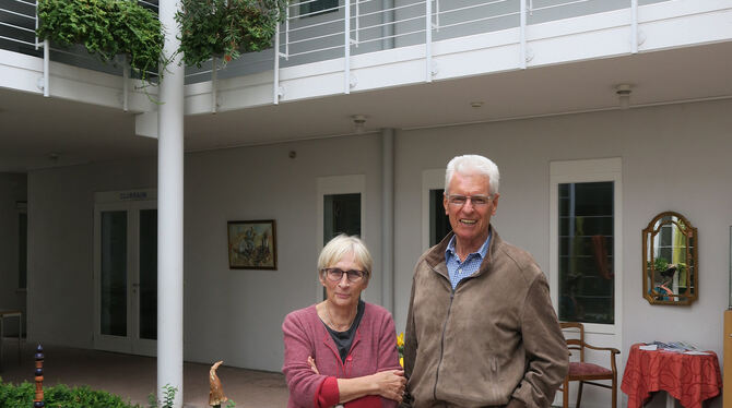 Ursula Marschke und Otwin Brucker haben sich für das Altenzentrum im Ort stark gemacht. foto: Klein