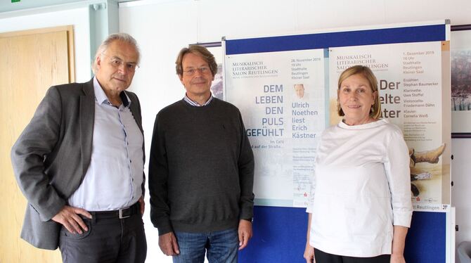 Kulturamtsleiter Dr. Werner Ströbele (links) und die künstlerischen Leiter des Salons, Uwe Stoffel und Ute Kleeberg. Foto: Spies