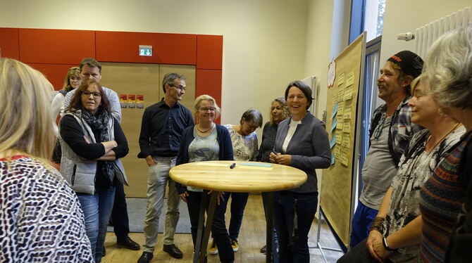Im Stadtteilforum in Mariaberg wurde erst in Arbeitsgruppen über das neue Jugendhaus diskutiert, dann wurden die Ergebnisse im P
