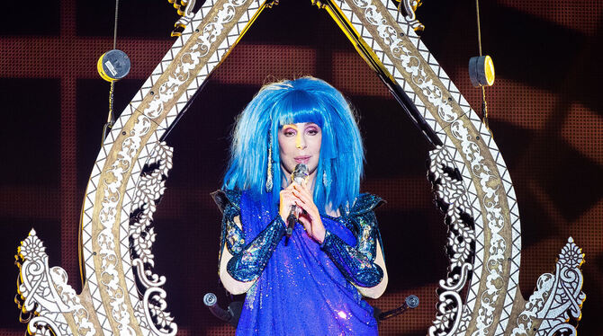 Meisterin der Selbst-Inszenierung: Sängerin Cher auf ihrer Tour durch Europa. Foto: dpa