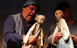 Das Theatrium Steinau zeigte beim Figuren-Festival in Kirchentellinsfurt das Stück »Der Hundertjährige, der aus dem Fenster stie