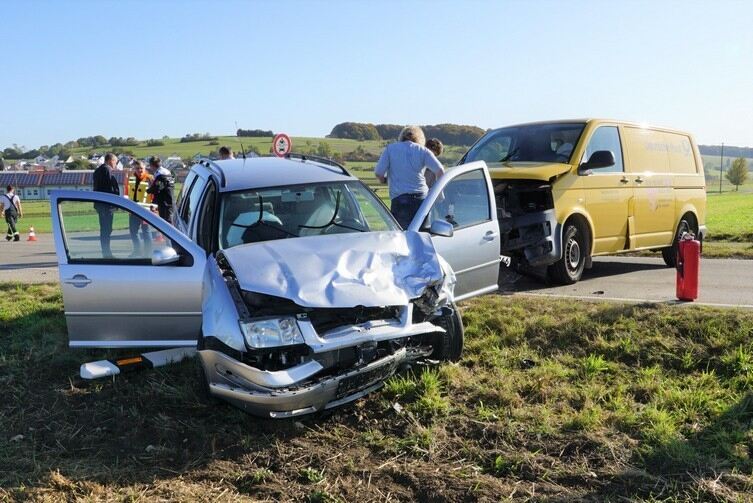 10_19_Verkehrsunfall_L382_05