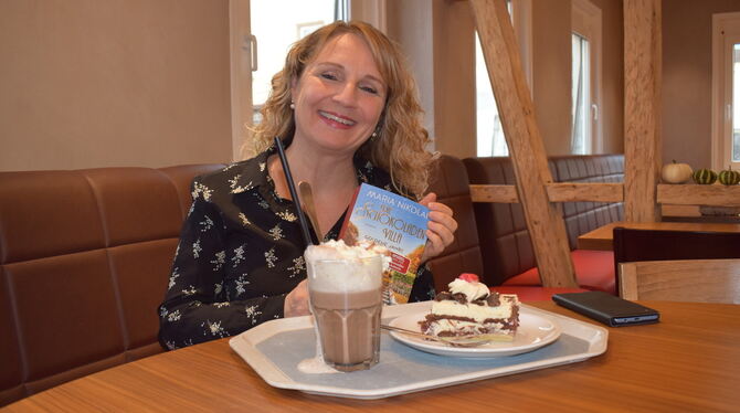 Sie liebt historische Stoffe, Liebesgeschichten und Schokolade in allen Variationen: Die Metzinger Erfolgsautorin Maria Nikolai