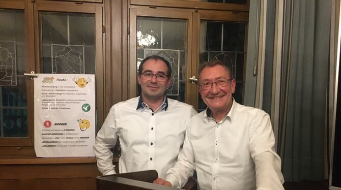 Ein Vortrag zur Zukunft der Ermstalklinik: Rainer Hoffmann (rechts) und Benjamin Stein. FOTO: PRIVAT