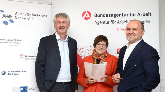 Berichteten über den regionalen Ausbildungsmarkt (von links): Karl-Heinz Goller, Petra Brenner und Wilhelm Schreyeck.  FOTO: PIE