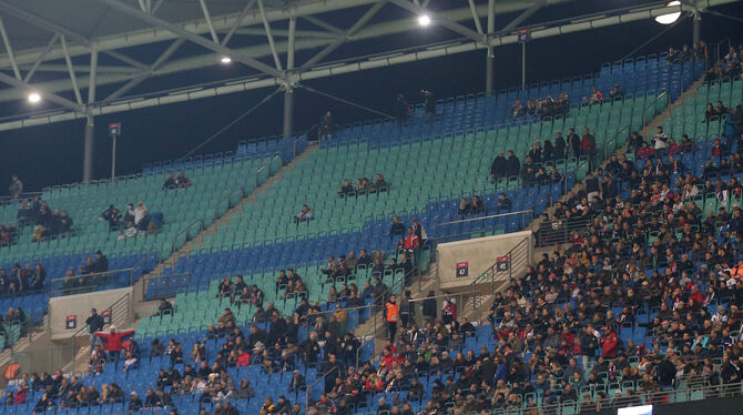 Auch bei der Fußball-Nationalmannschaft sind längst nicht mehr alle Zuschauerplätze besetzt. FOTO: EIBNER