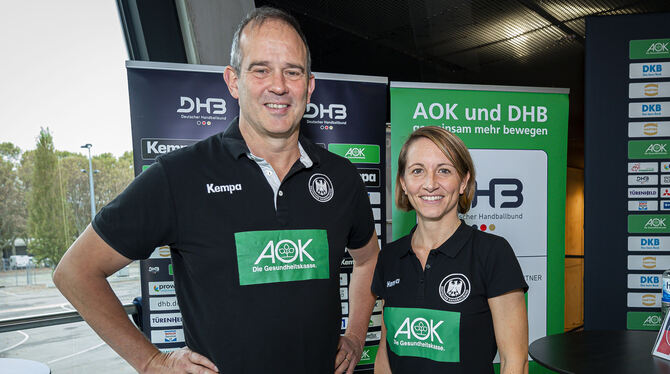 Frauenhandball-Bundestrainer Henk Groener und Teammanagerin Maren Baumbach arbeiten seit September zusammen.  FOTO: WOLF