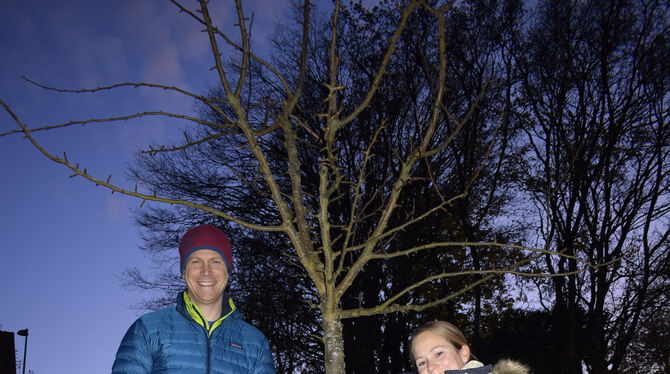 Der Geburtenbaum vom Familie Wenzel heißt jetzt genauso, wie das jüngste Familienmitglied: Linn. Sie ist warm eingepackt auf dem