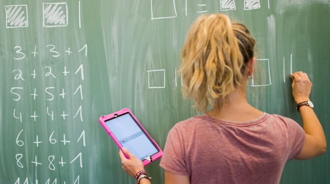 Am Evangelischen Firstwald Gymnasium in Mössingen haben die 7. und 8. Klassen aktuell Tablets in ihren Unterricht integriert. FO Am Evangelischen Firstwald Gymnasium in Mössingen haben die 7. und 8. Klassen aktuell Tablets in ihren Unterricht integriert. FO