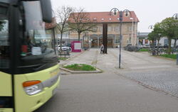 Ein Bus der Linie 197 aus Neckartenzlingen trifft am Bahnhof Metzingen ein. Die Firma Haussmann&Bauer bedient die Linie weiterhi
