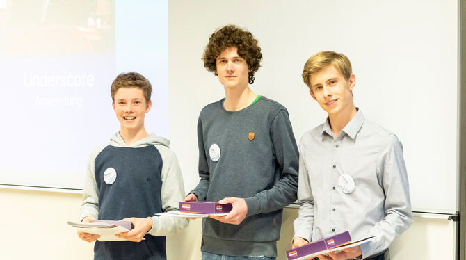 Sieger in der Altersgruppe der 16- bis 19-Jährigen (von links): Marius de Kuthy Meurers und Theo Döllmann vom Tübinger Projekt "
