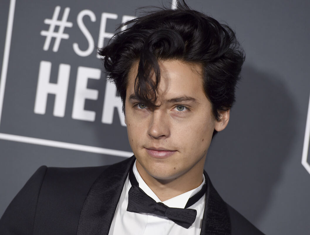 wallpapers Lili Reinhart Hotel Zack And Cody reutlinger general anzeiger