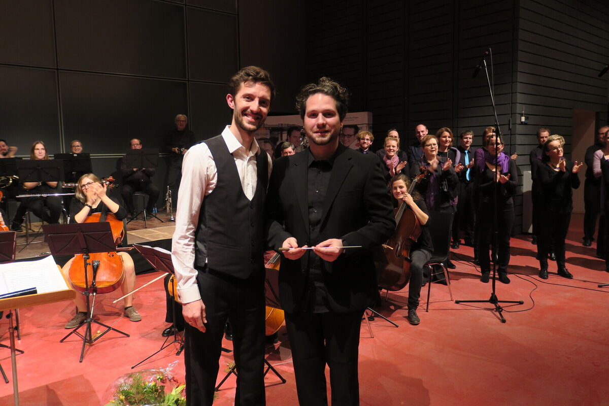 Stabwechsel Beim Hochschulorchester Reutlingen Kultur Regional Reutlinger General Anzeiger Gea De stabwechsel beim hochschulorchester