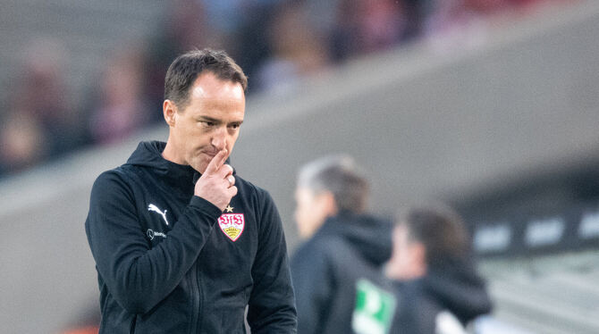 Auch VfB-Interimstrainer Nico Willig konnte die Katastrophe nicht mehr verhindern. FOTO: DPA