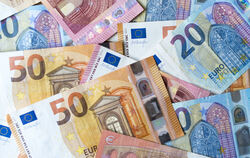 lsn, san, Geld, Geldscheine, Geldnote, Euroscheine, Vermögen, Euro, Reich, Reichtum, Bargeld, Konsum, Deutschland