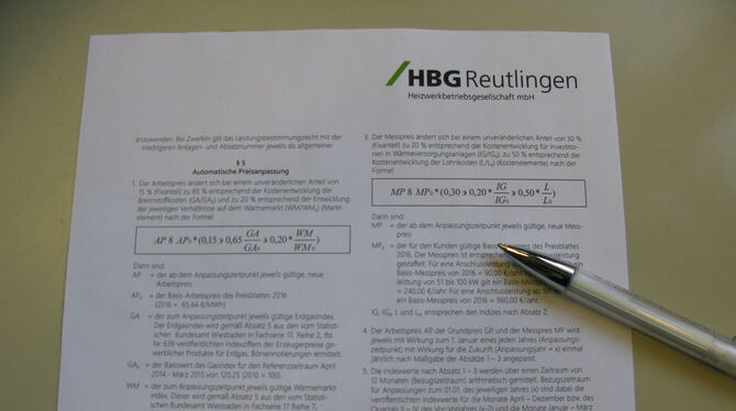 Denksport für Fortgeschrittene: Gleitklausel in einem »Preisblatt Fernwärme« der HBG Reutlingen.  FOTO: IGL