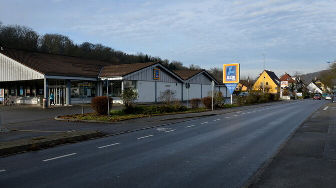 Der aktuelle Markt in der Wannweiler Straße in Kirchentellinsfurt. Die Gemeinde macht Auflagen, die das Dach des künftigen Gebäu
