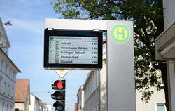 Eine Bushaltestelle in Reutlingen.
