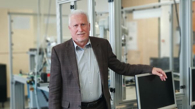 Technische Sachverhalte darstellen, nicht Meinungen: Professor Dr. Gerhard Gruhler ist Vizepräsident der Forschung an der Hochsc