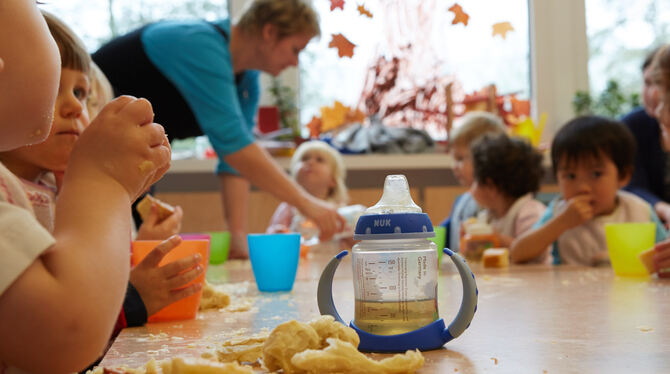 Erzieherinnen werden nicht überall gleich bezahlt. FOTO: DPA
