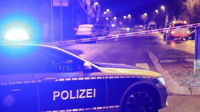 Polizei erschießt Verdächtigen Polizei erschießt Verdächtigen