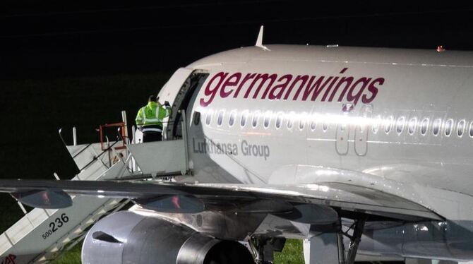 Germanwings-Maschine steht auf Vorfeld Germanwings-Maschine steht auf Vorfeld