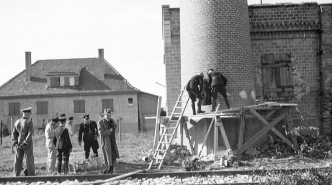 Kaminsprengung im früheren Vulkanwerk Storlachstraße, 9. Oktober 1938: Diese Aktion nutzte sowohl der Technischen Nothilfe als a